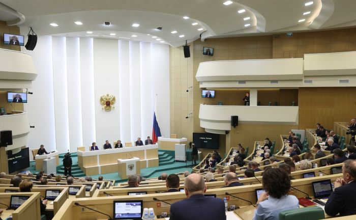 ​Сенаторы от ХМАО попали в санкционный список ЕС