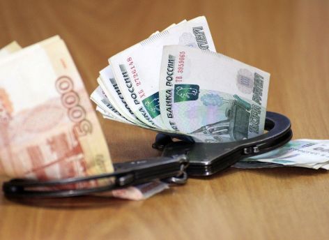 Два полицейских из Лангепаса предстанут перед судом за взятку в 15 тысяч рублей