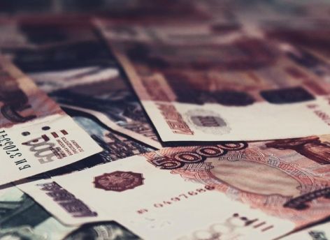Мошенники напугали югорчанку некорректной работой SWIFT и похитили у нее полмиллиона рублей