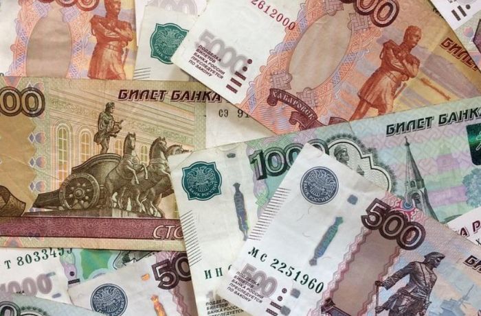 ​8,7 тысячи человек в России осудили за дачу и получение взятки в 2021 году