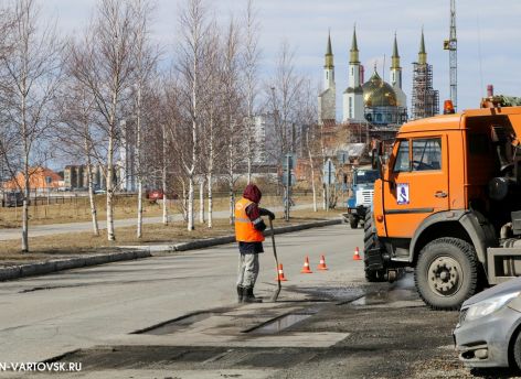 ​В Нижневартовске определили подрядчиков, которые займутся ремонтом дорог
