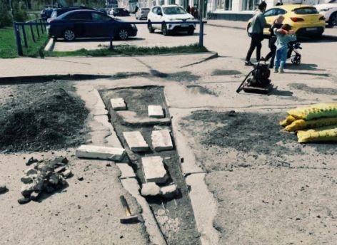 Власти Сургута положительно оценили самостоятельный ремонт дорог, но попросили не торопиться