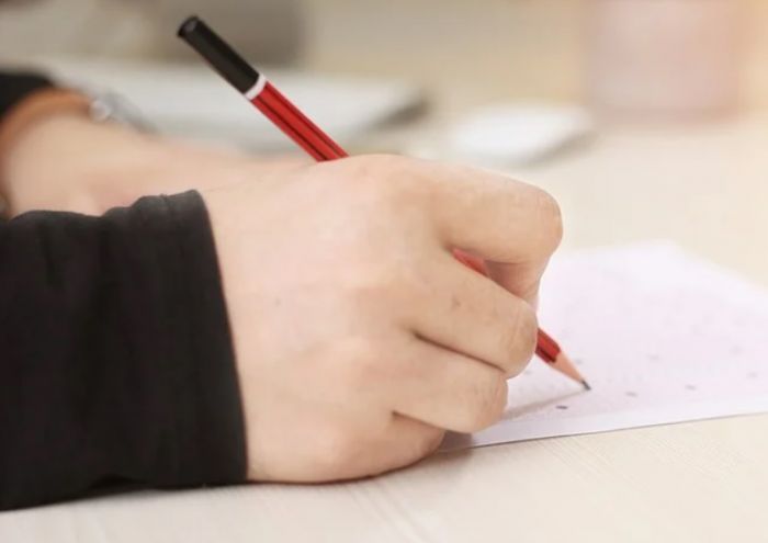Югорским выпускникам пригрозили уголовной ответственностью
