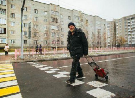 На сургутских дорогах начали обновлять разметку