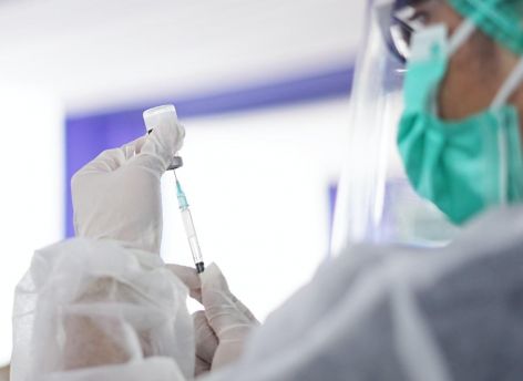 Сургутский врач отметил эффективность сезонной вакцинации от ковида