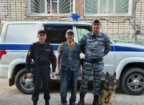 В Югре служебная собака нашла заблудившегося грибника