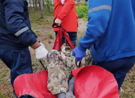 У югорчанина в лесу случился инсульт: мужчине помогли спасатели