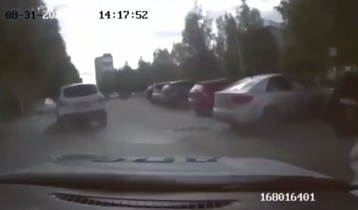 ​В Югре задержали пьяную автоледи, которая пыталась скрыться от полиции