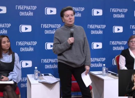 ​Наталья Комарова провела трехчасовую встречу с нефтеюганцами