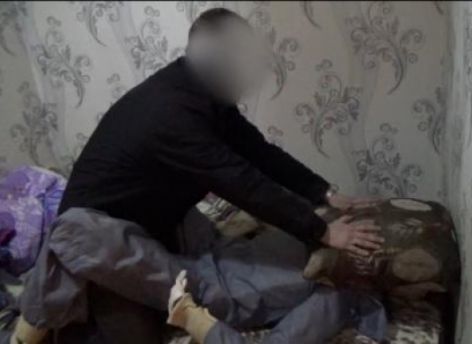 Югорчанина заподозрили в убийстве сожительницы подушкой