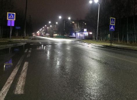 Два пешехода попали под колеса автомобилей в ХМАО