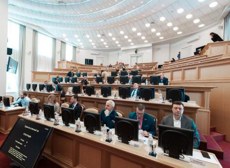 Больше расходов на детей, больше помощи муниципалитетам – главные особенности бюджета Югры-2023