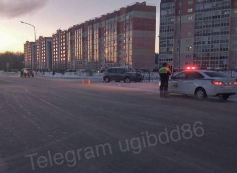 В Нягани погиб водитель Nissan после столкновения с забором