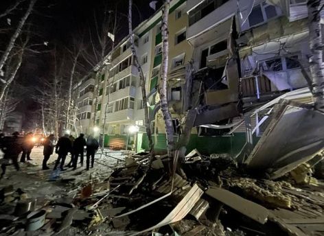​Под завалами дома в Нижневартовске обнаружили тело женщины