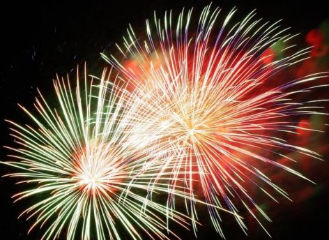 Спасатели напомнили югорчанам, как безопасно запускать фейерверки
