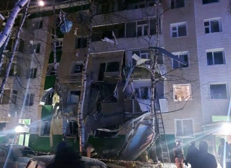 Пять семей из разрушенного дома в Нижневартовске переселены в квартиры маневренного фонда