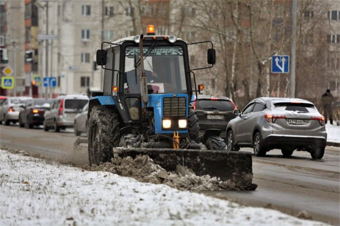 С зимних улиц Сургута вывезли почти 80 тысяч кубов снега за каникулы
