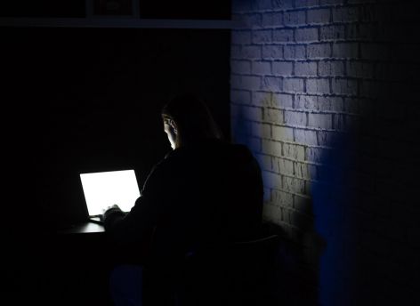 В Сургуте задержали мужчину за незаконные комментарии об уничтожении России 