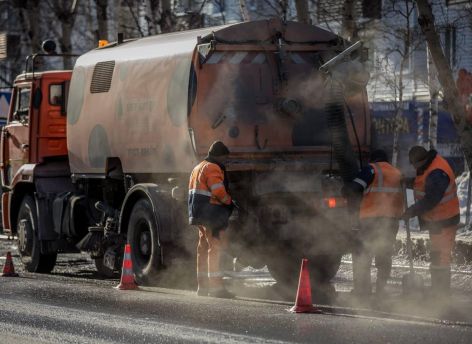 В Сургуте приступили к ремонту ям на дорогах
