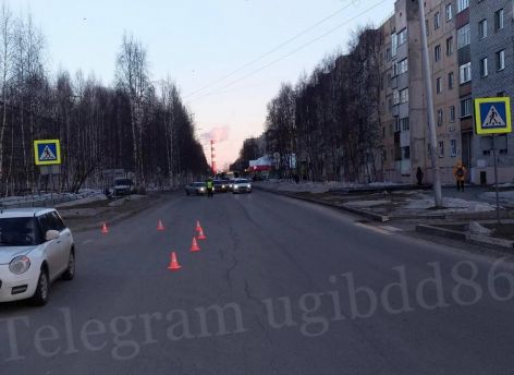 Двое детей угодили под колеса автомобилей в ХМАО