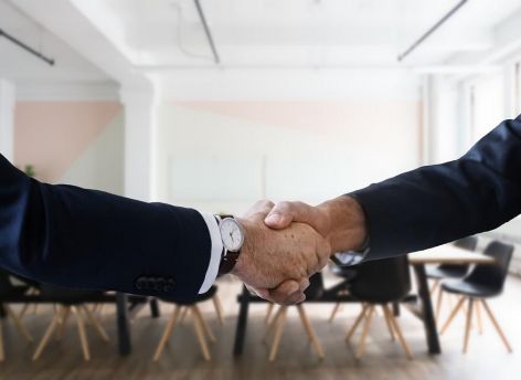 Потребность в работниках в Югре выросла на 9% за месяц
