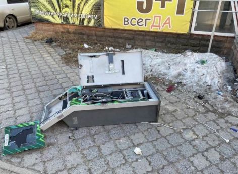​В Пыть-Яхе вахтовик ограбил игровой терминал после того, как проиграл 50 тысяч рублей