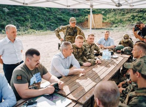 ​Губернатор Тюменской области Александр Моор побывал на комплексном полевом занятии «‎Натиск»