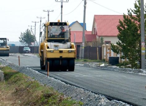 ​В Тюменской области приводят в порядок дороги, ведущие к учреждениям образования и культуры