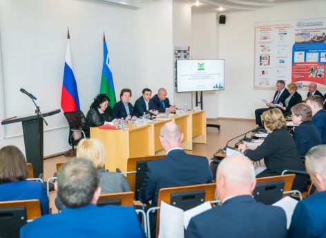 ​В Югре обсудили судьбу и развитие городских агломераций