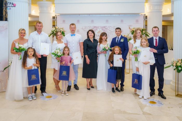 ​323 новые семьи появятся в ХМАО за два дня