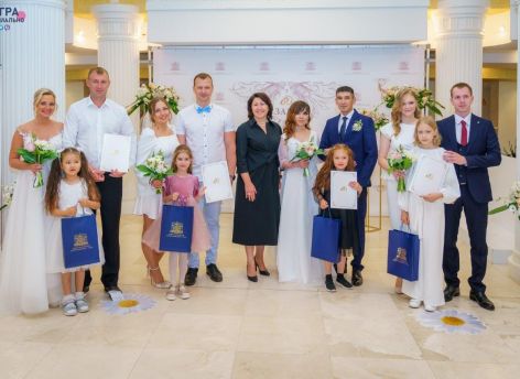 ​323 новые семьи появятся в ХМАО за два дня