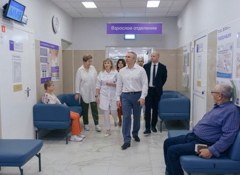 Губернатор Тюменской области осмотрел обновленные поликлиники столицы региона
