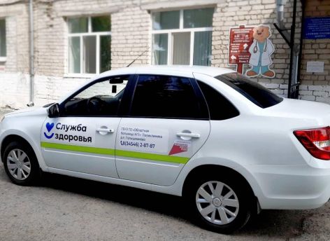 Районные детские поликлиники Тюменской области получили новые машины