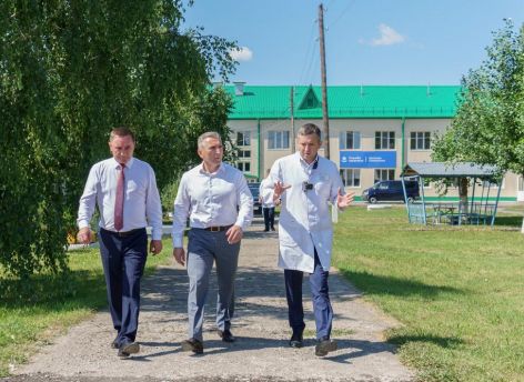 Губернатор Тюменской области осмотрел социальные объекты в Армизонском районе