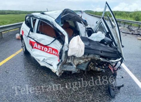 В ДТП на югорской трассе погиб человек и двое получили травмы