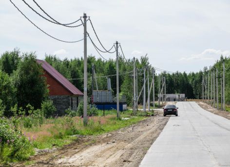 В Сургутском районе построили дорогу из плит, ведущую к участкам ИЖС