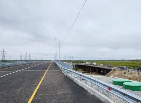 В Югре запустили движение транспорта по важному мосту