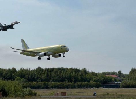 В России протестировали первый импортозамещенный самолет SJ-100