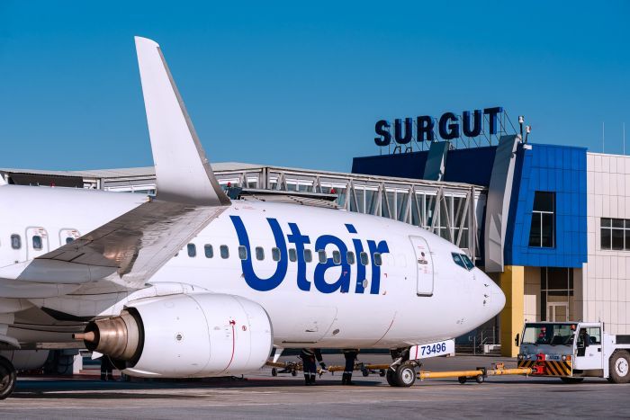 Сигнализация об открытии двери помешала самолету Utair вылететь из Сургута