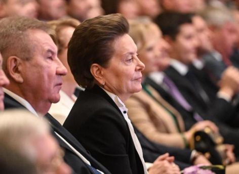 Наталья Комарова поздравила Александра Моора со вступлением во второй губернаторский срок