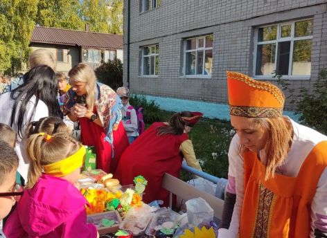 Югорские школьники собрали девушке с тяжелым диагнозом деньги на лечение