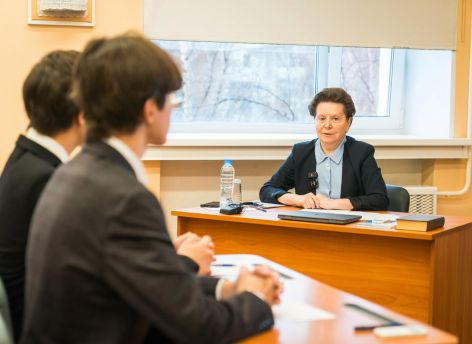 ​Наталья Комарова провела «Урок о важном» для нижневартовских выпускников