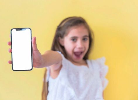 Новые айфоны в России подешевели