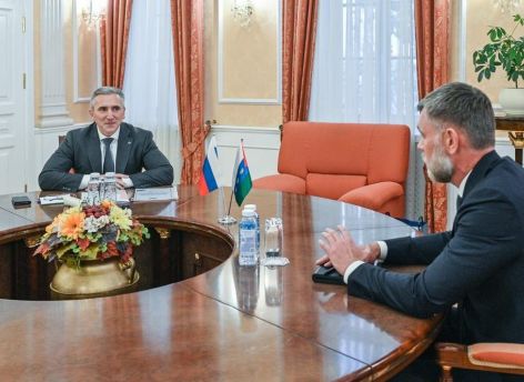 Александр Моор провел встречу с директором ФССП