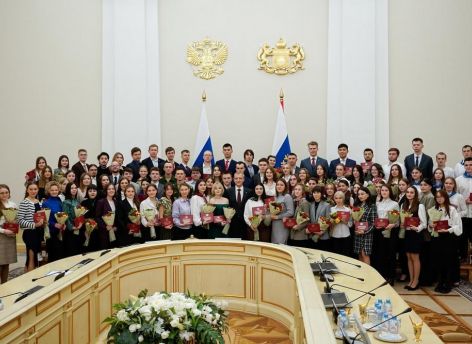 Выдающимся студентам и аспирантам Тюменской области вручили именные стипендии губернатора