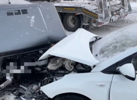В Пыть-Яхе столкнулись Hyundai и «Нива» - пострадали пять человек