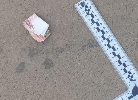 Полиция ХМАО задержала мужчину с наркотическим веществом в денежной купюре