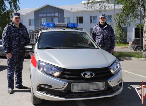 ​В Ханты-Мансийске потерявшийся ребенок чуть не угодил под колеса машины