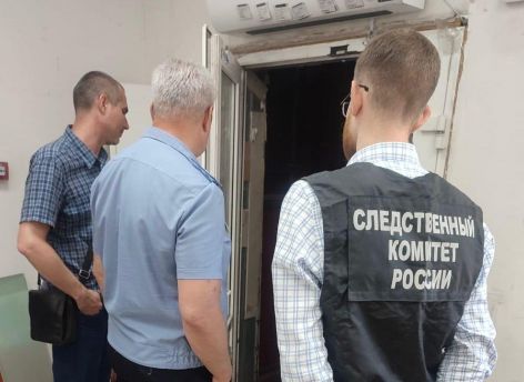 В ХМАО ребенка насмерть задавило грузовым лифтом