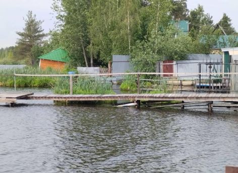 В Сургуте подростки на моторной лодке наехали на купающегося мужчину